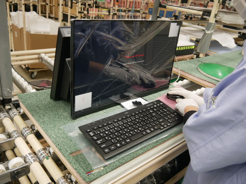 マウスなどの各種検査を行なう