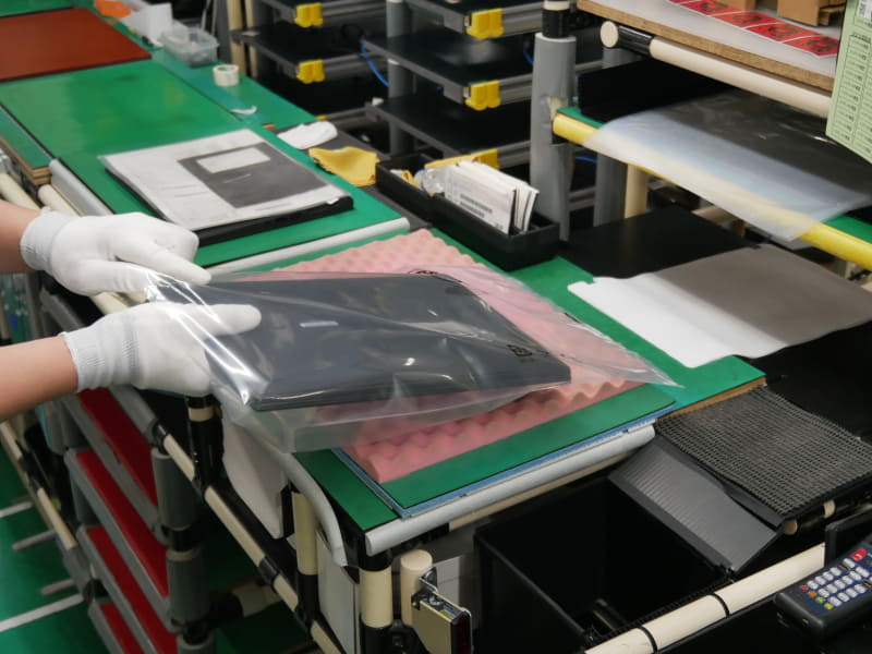 本体をビニール袋に入れる