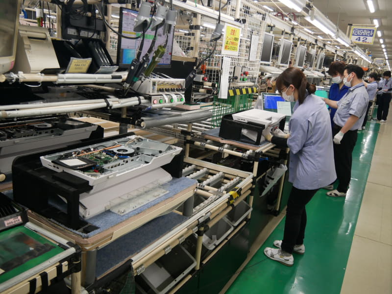 こちらはLAVIE Home All-in-oneの生産ライン