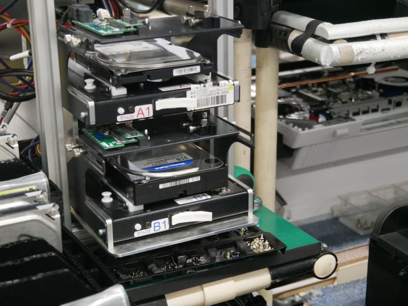 HDDは組み込む前に試験用プログラムなどを書き込む