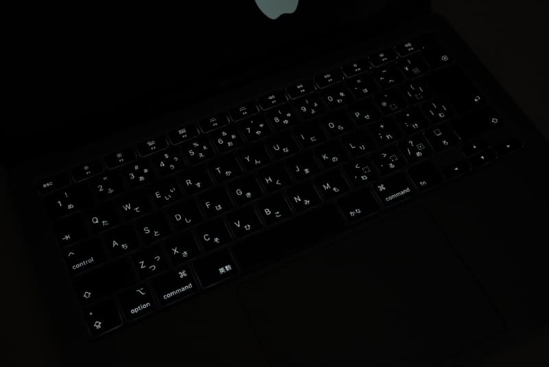 キーボードバックライトは16段階できめ細かく調整可能