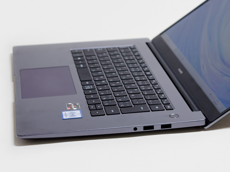 USB 2.0×2、音声入出力