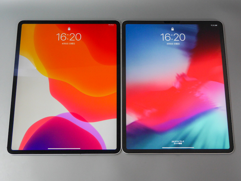 従来の第3世代モデル(右)との比較。正面からの見た目はまったく同一だ