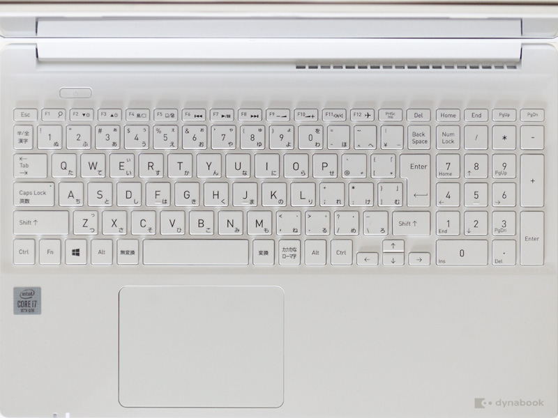 キーボードはテンキーつきのアイソレーションタイプ(JIS配列準拠105キー)