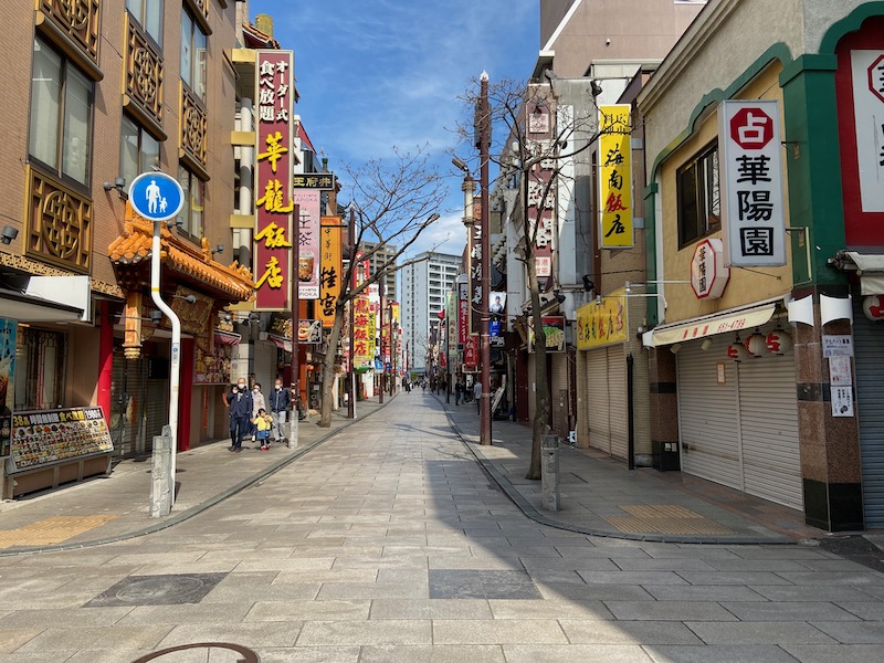 見事なシャッター通りとなった横浜中華街