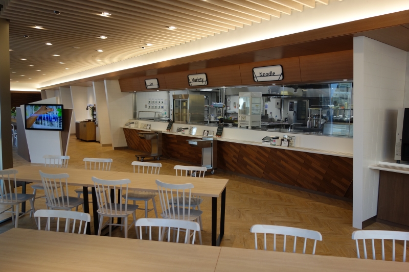 カフェテラスの様子。働いている人が利用できる