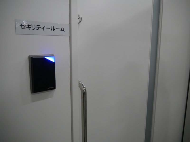 セキュリティエリアの入口