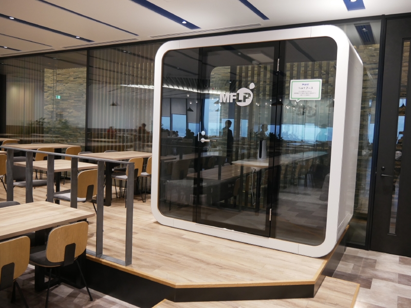 スマホブースも設置されている