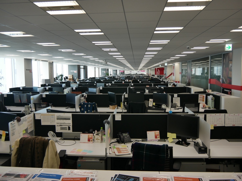 テレワークの実施により、社員がいない東京・秋葉原のレノボ・ジャパン本社の様子