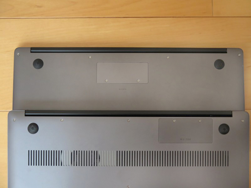 上がAeroBook Pro 15.6、下がLapBook Plus。ファンつきとなり、通気口も増えた