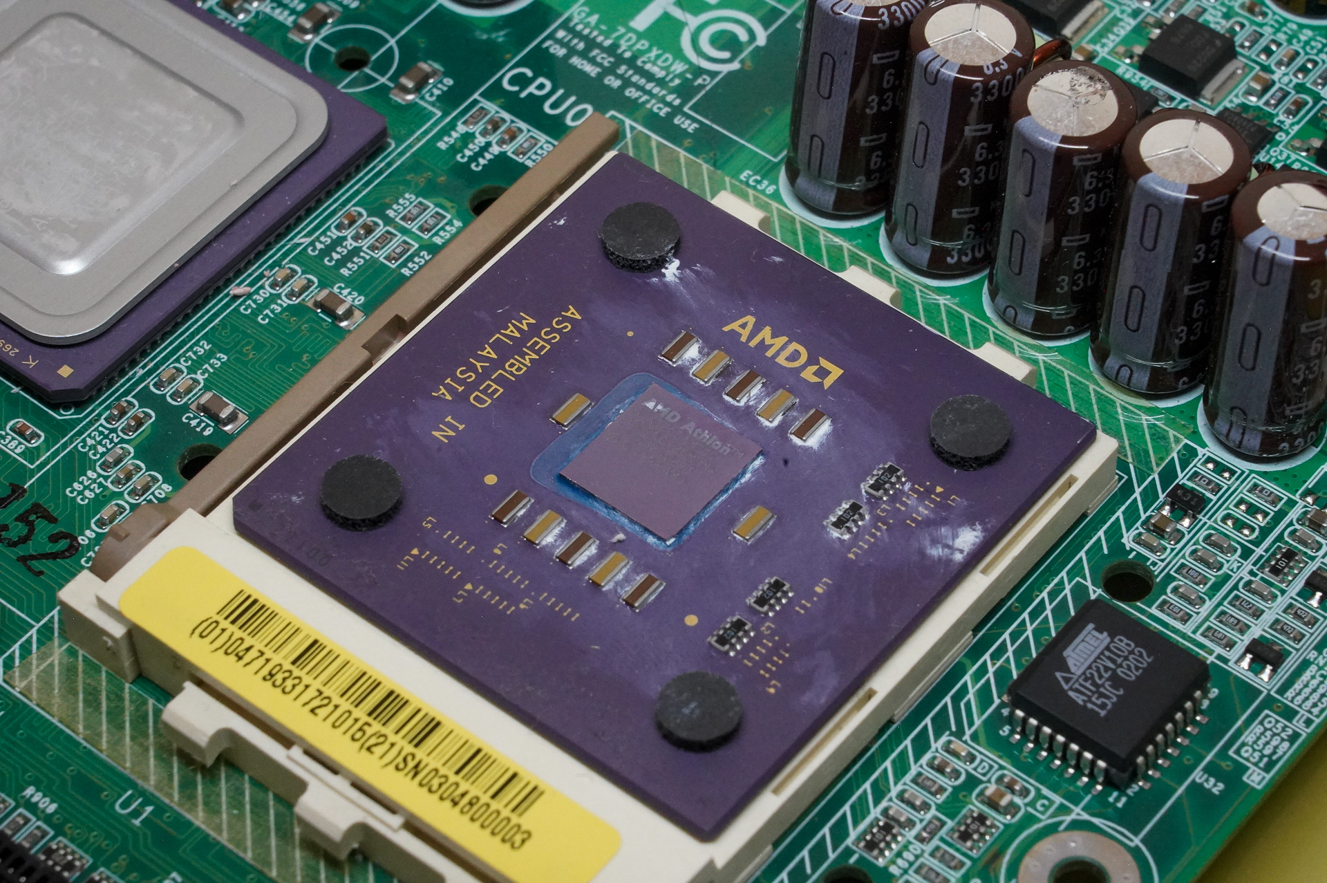 Socket A(Socket 462)に装着されたAthlon MP/1.2GHz