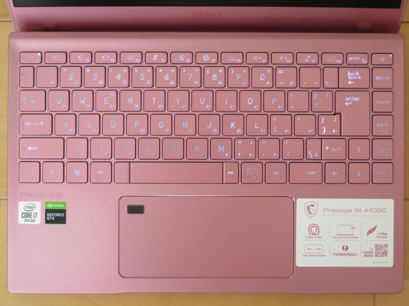 Prestige 14のキーボード。14型だけあって余裕がある