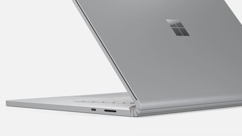 本体の右側面にはUSB Type-CとSurface Connect端子