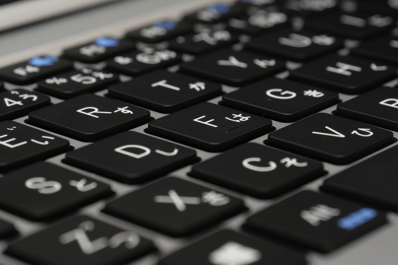 ストロークも十分深く、クリック感もしっかりしている