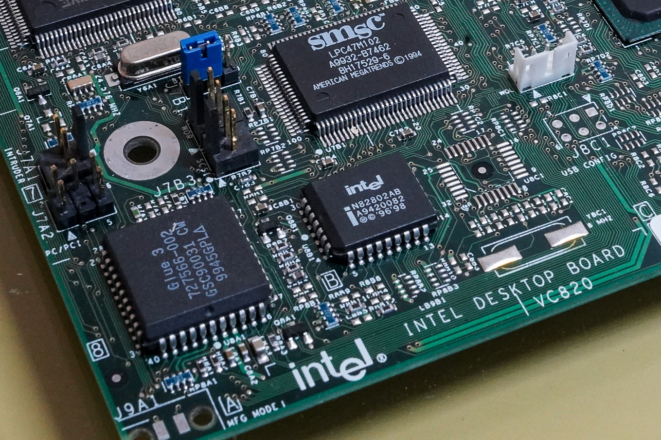 LPCコントローラのSMSC LPC47M102