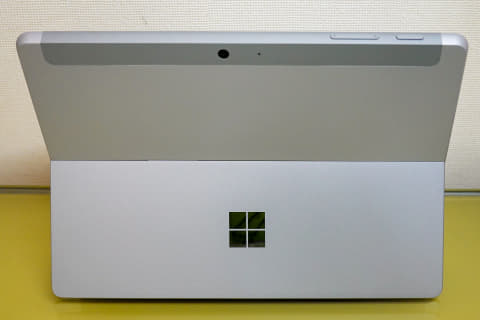 笠原一輝のユビキタス情報局】明日発売のSurface Go 2実機を