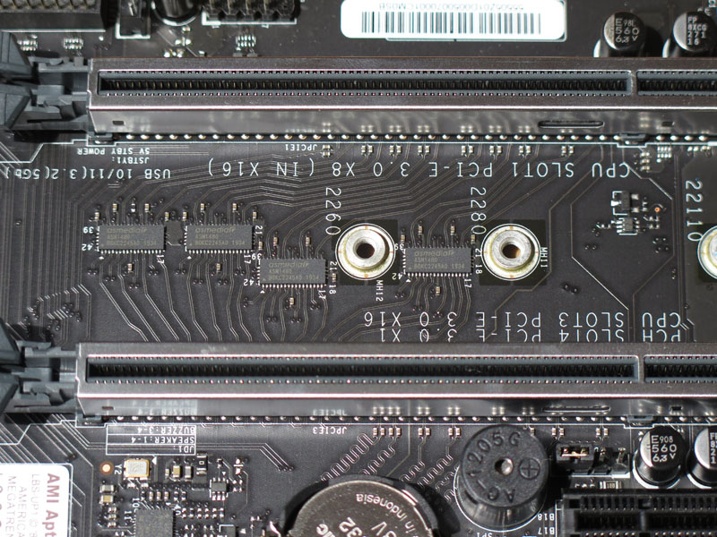 x16とx8+x8の切り替えはASMediaのASM1480によって行なわれる