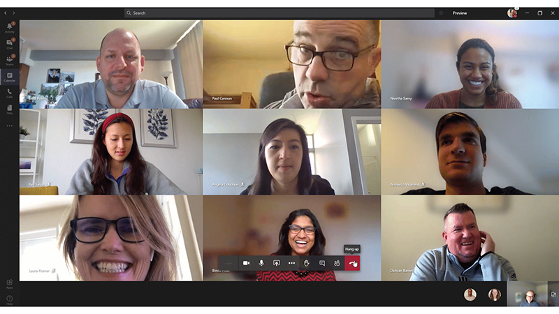 最大9人分の映像同時表示機能