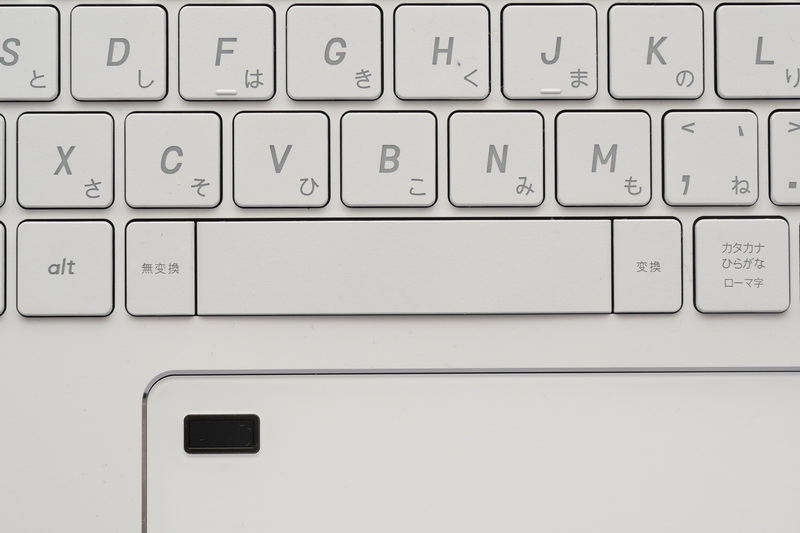 スペースキー左右のキーも間隔がない