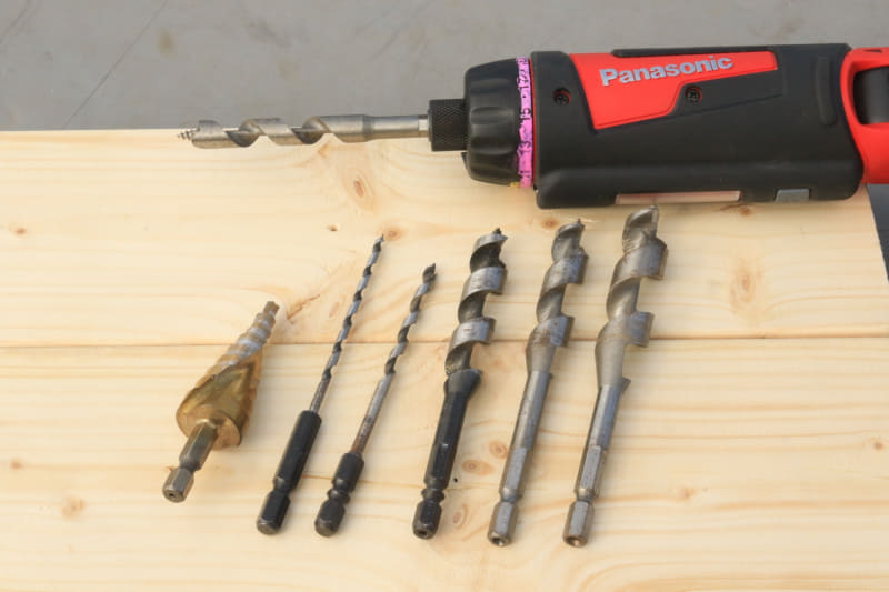 木工用のドリルは、たいてい6角シャントになっている