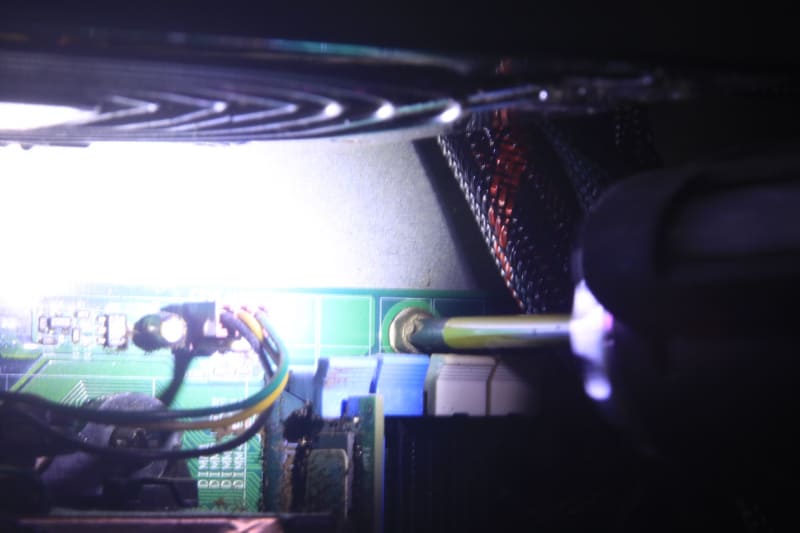 先端を照らすライト