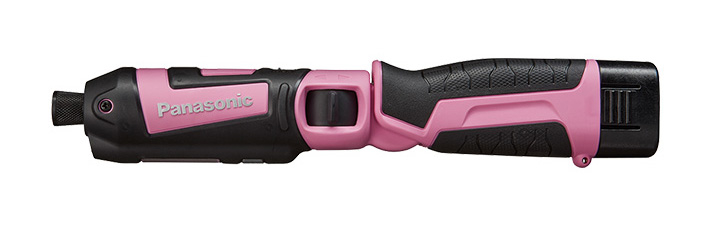 まったく同じかたちをしているが、こちらは大工用のインパクトドライバー。安いのでこっちを選んでしまいがちだが要注意!