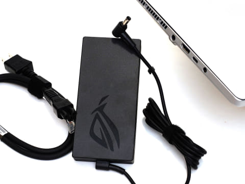 Hothotレビュー】シックなデザインでコンテンツ制作やビジネスにも