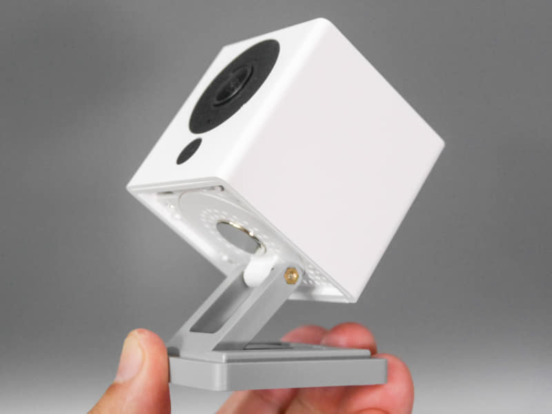 もちろん上方向にも向けられる。自由度はかなり高い