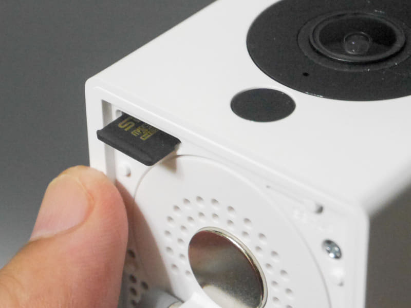 microSDは録画のほか、今回のWebカメラ化ファームウェアの書き換えにも使用する