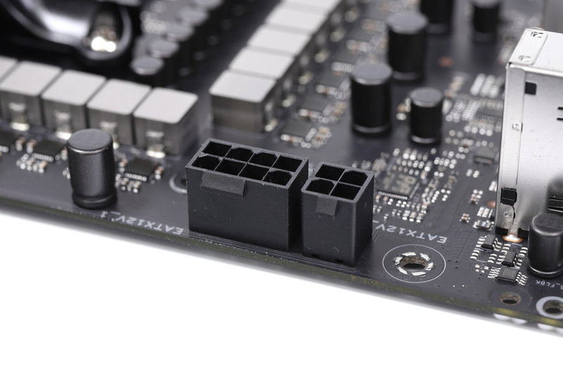 CPU給電用コネクタは8+4ピン