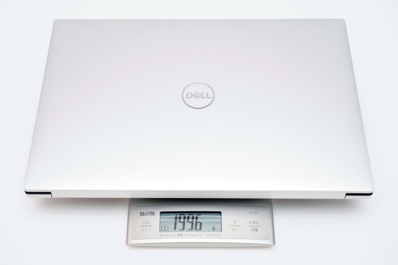 本体の実測重量は1996g。カタログスペックよりかなり軽かったがマージンを大きくとっているのだろう