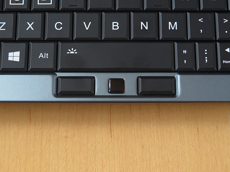 ポインティングデバイスは光学式。使い勝手についてはOneMix 3のそれに準じる