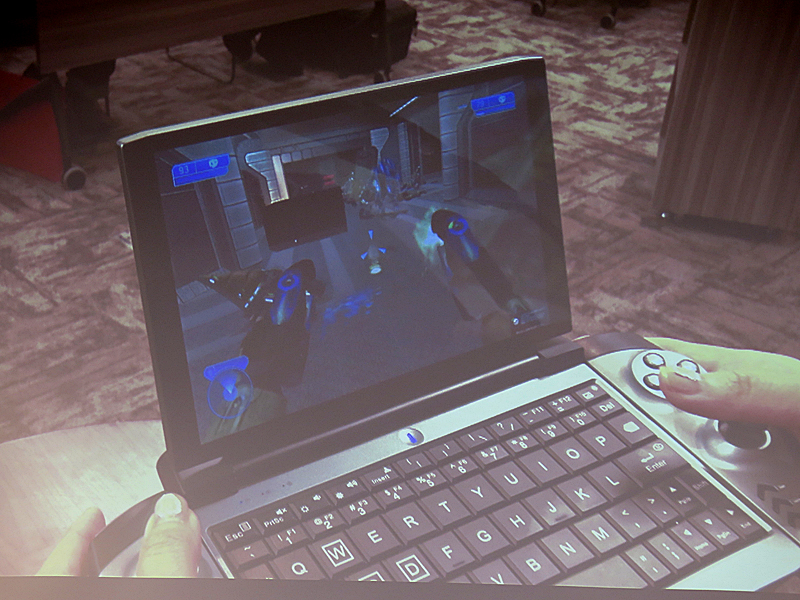 コントローラを巧みに使ってプレイ