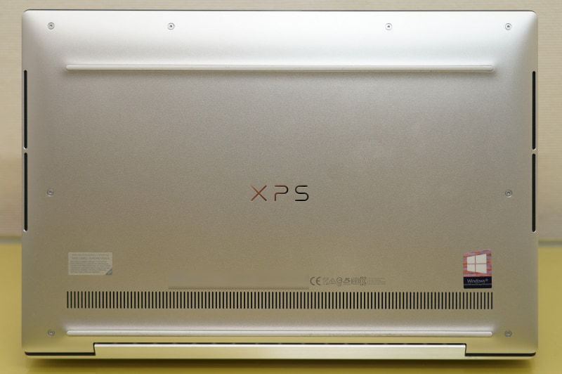 Dカバーはアルミニウム