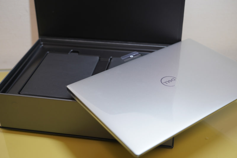 XPS 13の箱はすでにコンパクトで、リサイクル可能な素材で作られているなど環境への配慮も進んでいる