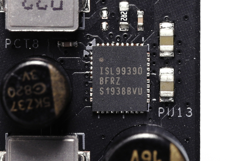 アンコア用の4フェーズに採用されたDrMOS「Renesas ISL99390B」