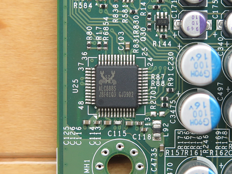 オーディオコーデックはRealtekの「ALC888S」