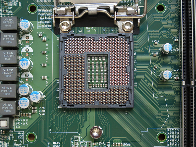 CPUソケット周りの配線