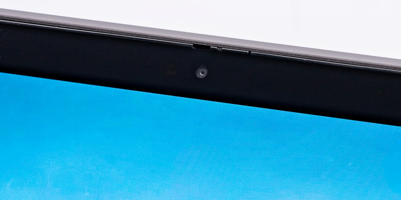 Webカメラ、Windows Helloの顔認証対応カメラを搭載。物理的にシャッターを閉じる「Think Shuttter」機構も搭載されている