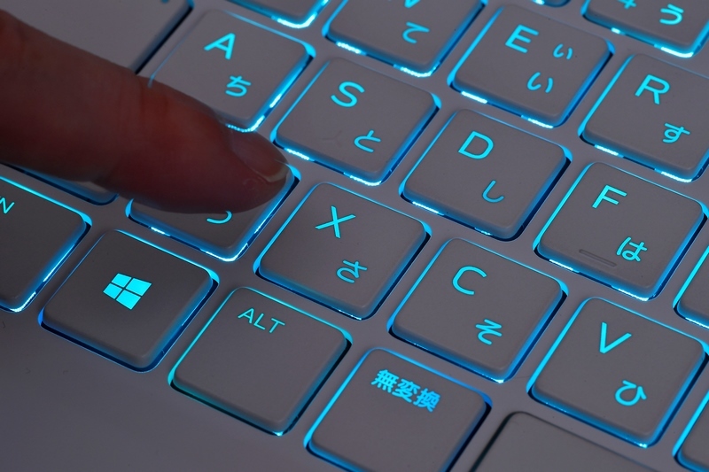 キーボードバックライトつき