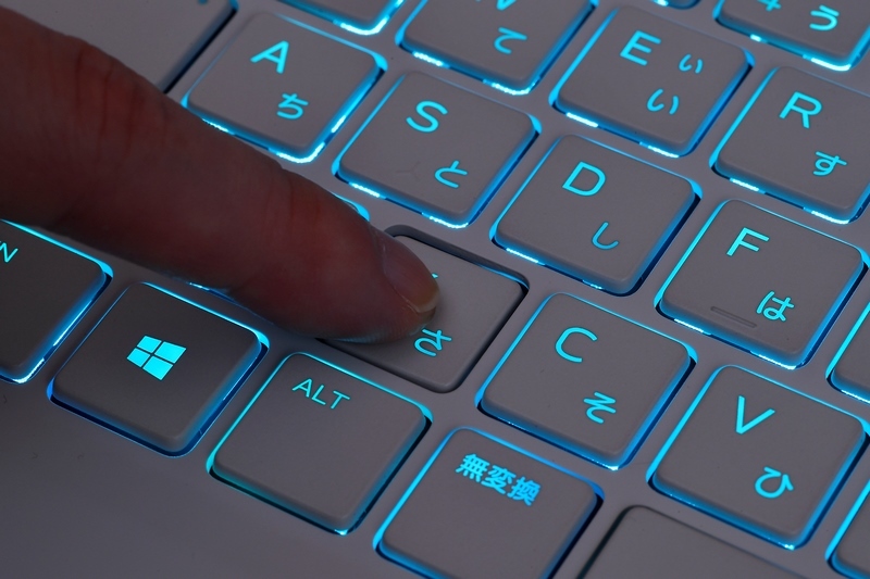 押した時にはキーの外周の光が消える