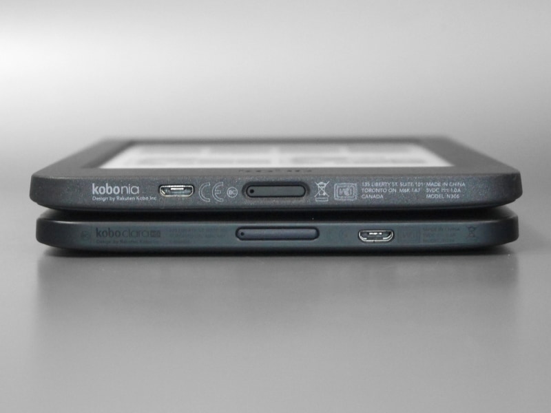 「Kobo Clara HD」(下)も電源ボタンはほぼ同じ形状だが、本製品のようにへこんでおらず押しやすい