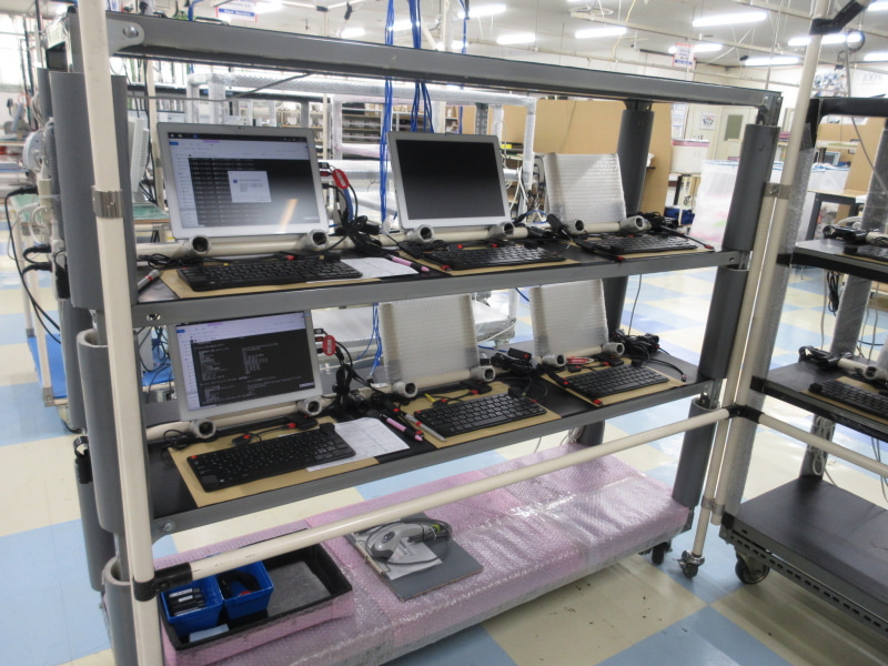 キッティングサービスを行なっているエリアの様子