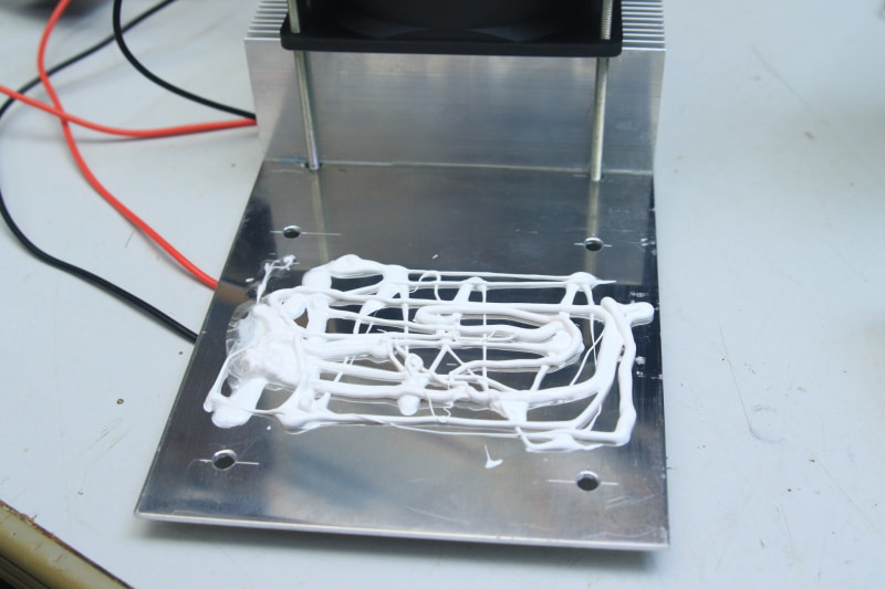 ひさびさにグリス塗ったら盛りすぎた!