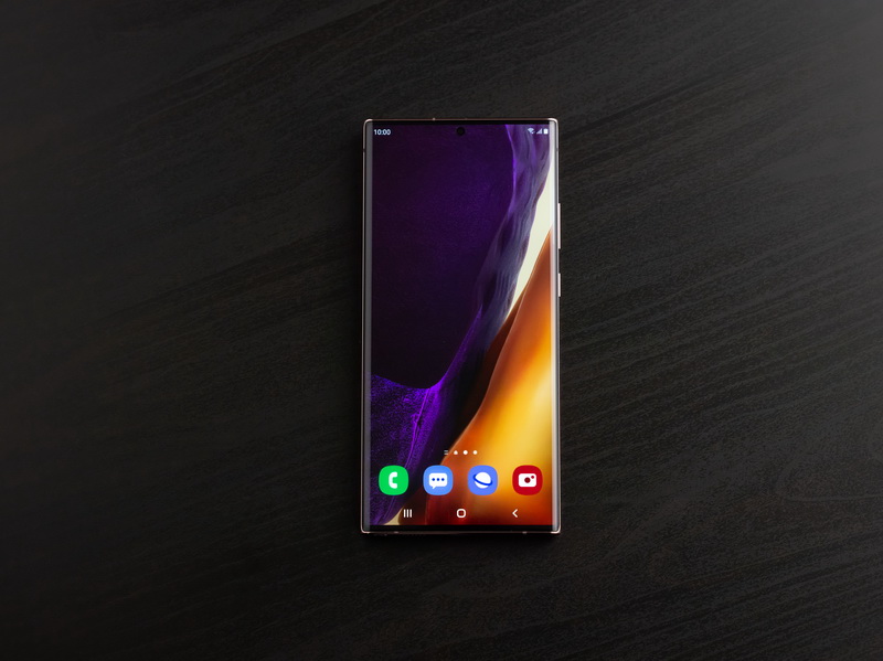 Note 20 UltraではWQHD+表示、リフレッシュレート最大120Hz対応の6.9型の有機ELパネル「Dynamic AMOLED 2X」を採用