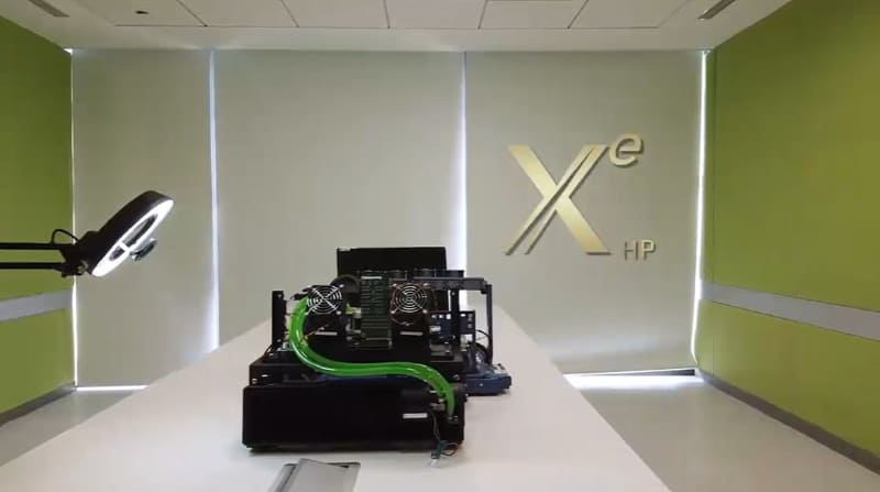 Xe-HPはすでに通電されており、4K60pの動画を10ストリーム同時にエンコードできている