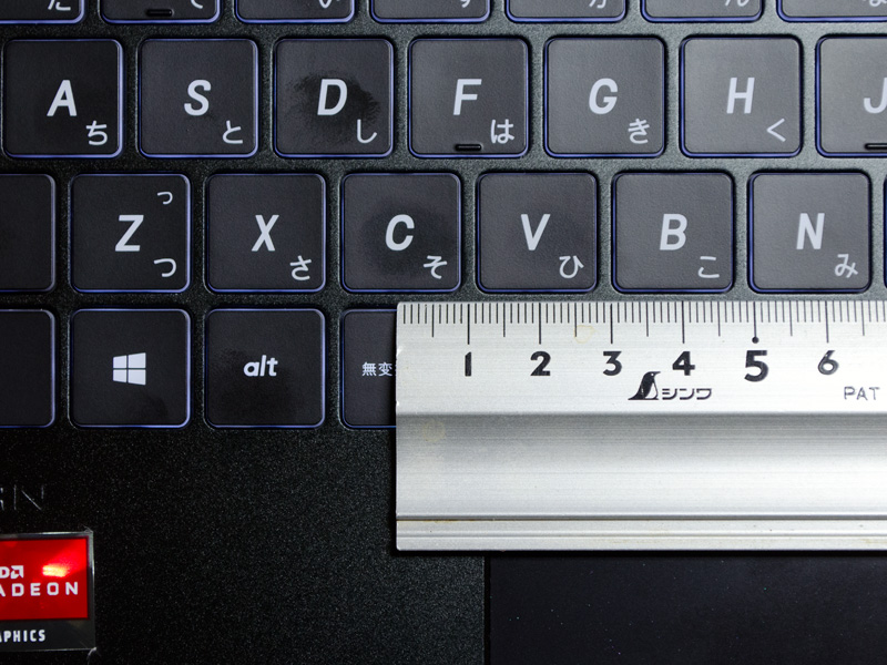 キーピッチは実測で約19mm