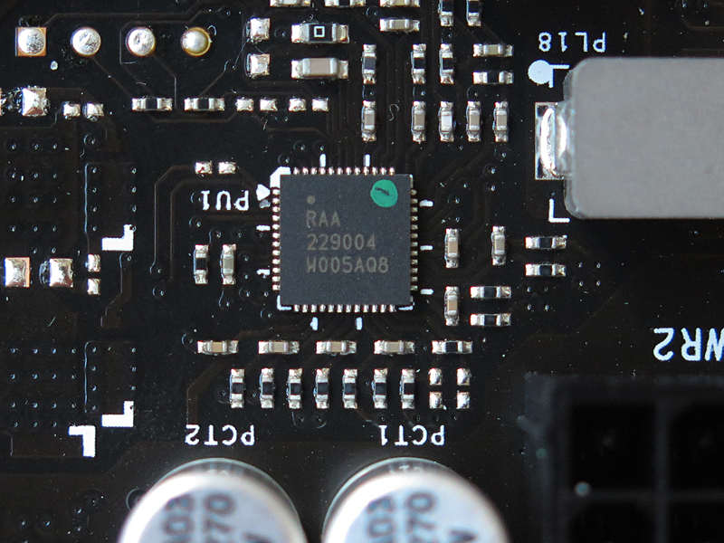 PWMコントローラはルネサスのRAA229004で、これは上位のRACING B550GTQと同じ