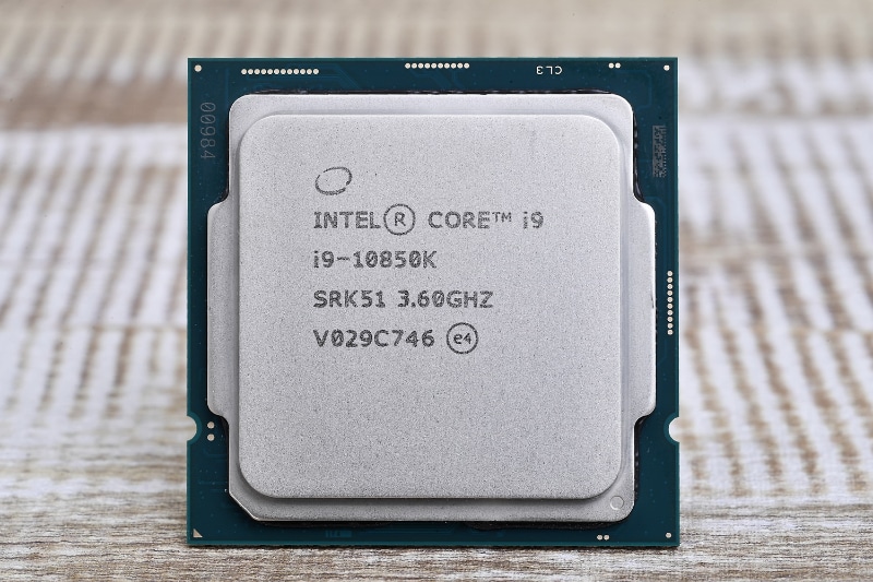 Core i9-10850K。実売価格は62,000円前後