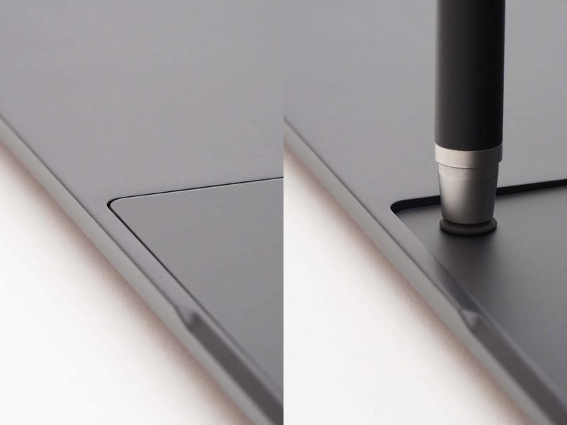 タッチパッドのストロークはやや深め。しかし軽めのクリック感が設定されており、操作しやすい